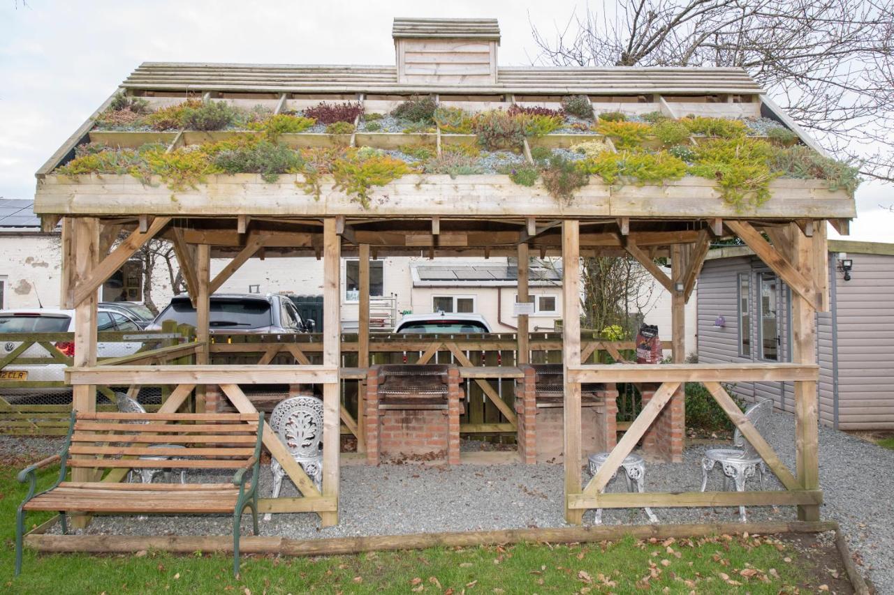 Seaways Glamping, Redwood Apartment Driffield Екстериор снимка
